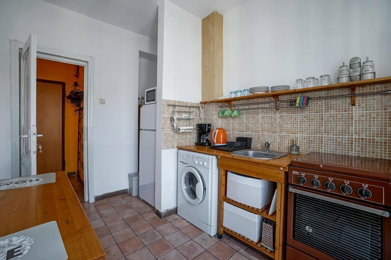Apartament Universitate - Centrul Vechi Lägenhet Bukarest Exteriör bild