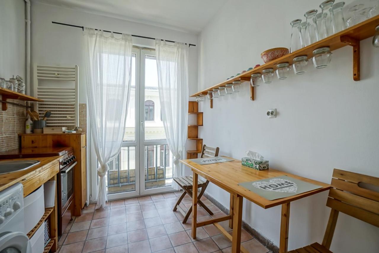 Apartament Universitate - Centrul Vechi Lägenhet Bukarest Exteriör bild